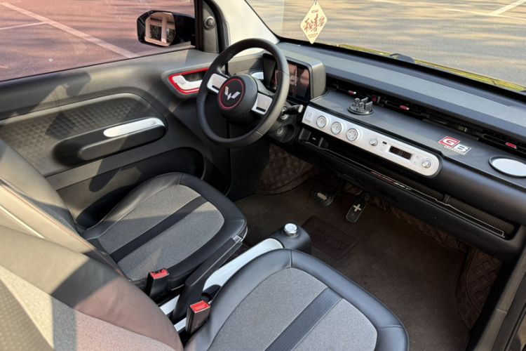 Used Wuling Hongguang MINIEV 2022 GAMEBOY 200km Gaming Edition with Lithium Iron Phosphate Interior 1