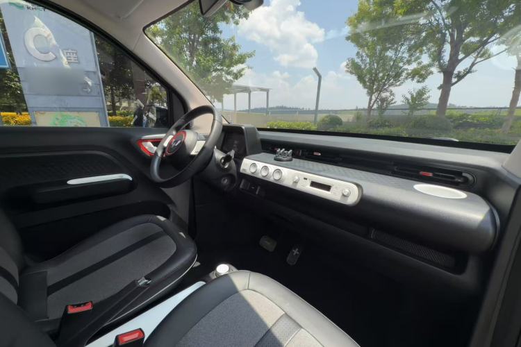 Used Wuling Hongguang MINIEV 2022 GAMEBOY 300km Enthusiast Model with Lithium Iron Phosphate Interior 10