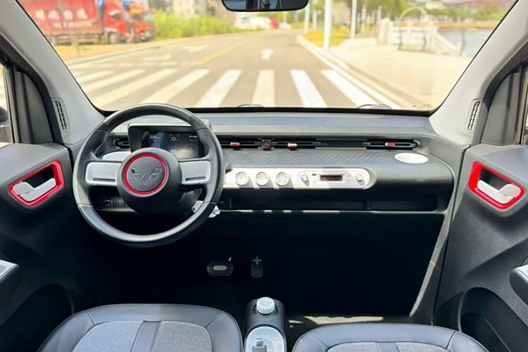 Used Wuling Hongguang MINIEV 2022 GAMEBOY 200km Gaming Edition with Lithium Iron Phosphate Interior 2
