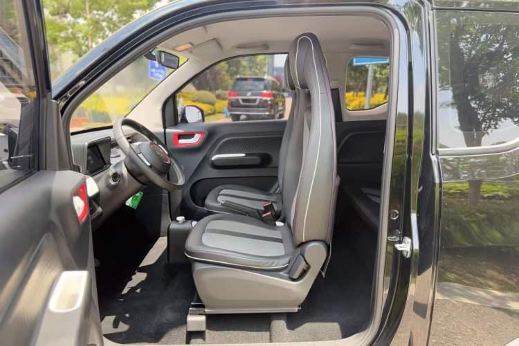 Used Wuling Hongguang MINIEV 2022 GAMEBOY 300km Enthusiast Model with Lithium Iron Phosphate Interior 2