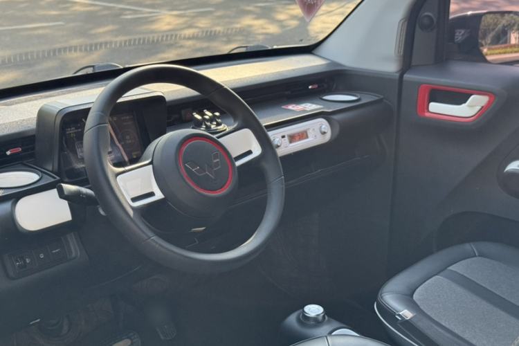 Used Wuling Hongguang MINIEV 2022 GAMEBOY 200km Gaming Edition with Lithium Iron Phosphate Interior 2