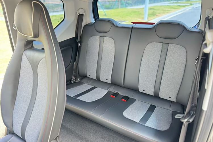 Used Wuling Hongguang MINIEV 2022 GAMEBOY 200km Gaming Edition with Lithium Iron Phosphate Interior 3