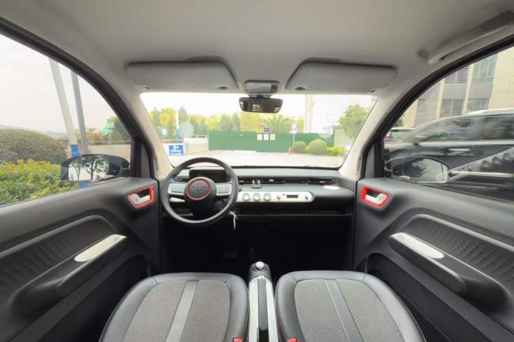 Used Wuling Hongguang MINIEV 2022 GAMEBOY 300km Enthusiast Model with Lithium Iron Phosphate Interior 3