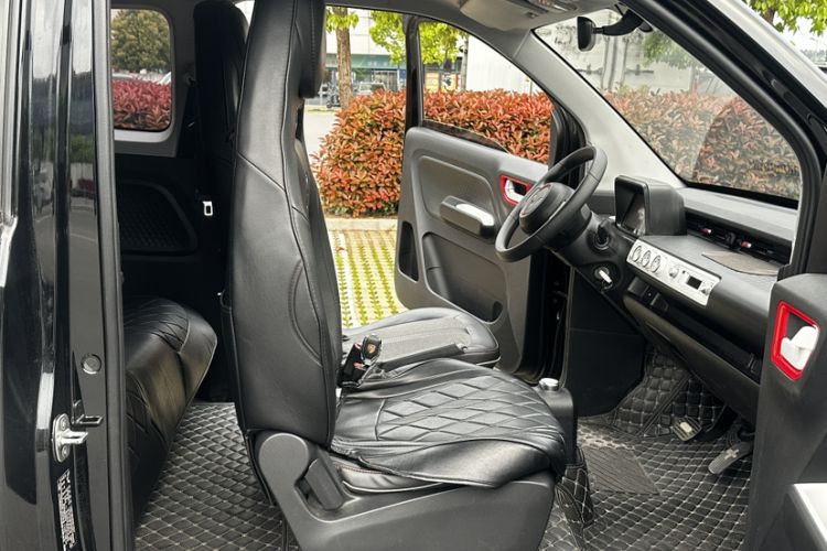 Used Wuling Hongguang MINIEV 2022 GAMEBOY 200km Gaming Edition with Lithium Iron Phosphate Interior 3