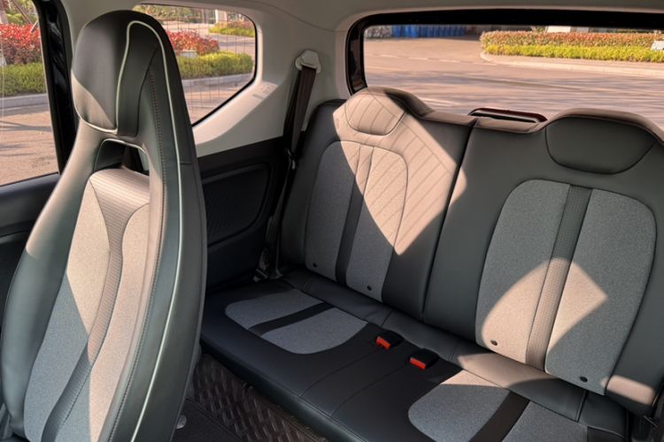 Used Wuling Hongguang MINIEV 2022 GAMEBOY 200km Gaming Edition with Lithium Iron Phosphate Interior 3