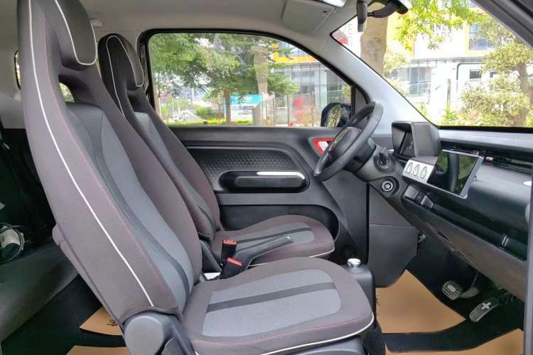 Used Wuling Hongguang MINIEV 2022 GAMEBOY 200km Play Edition with Lithium Iron Phosphate Interior 4