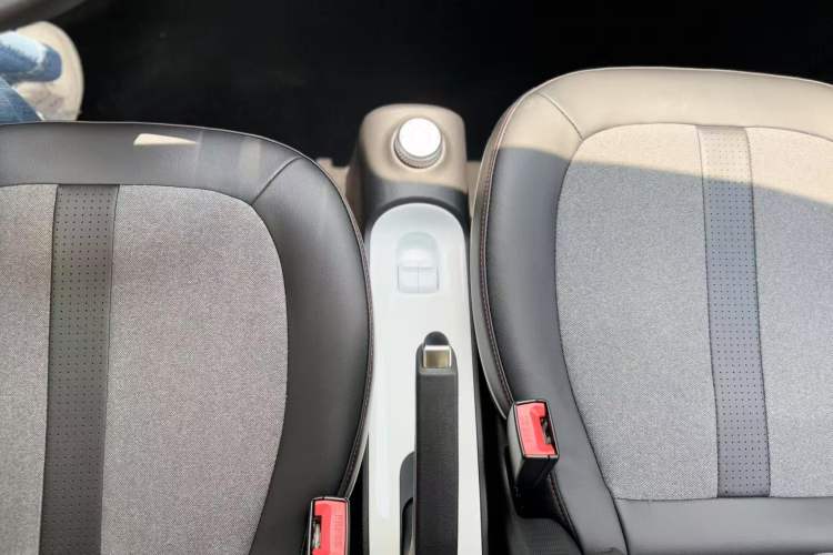 Used Wuling Hongguang MINIEV 2022 GAMEBOY 300km Enthusiast Model with Lithium Iron Phosphate Interior 5