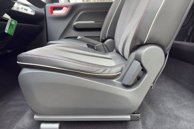 Used Wuling Hongguang MINIEV 2022 GAMEBOY 300km Enthusiast Model with Lithium Iron Phosphate Interior 9