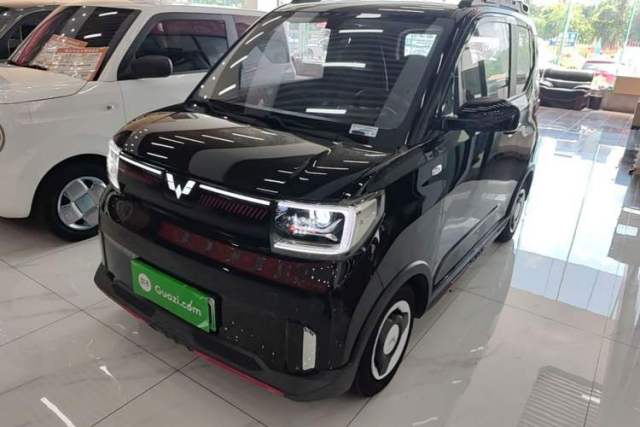 Ojetý Wuling Hongguang MINIEV 2022 GAMEBOY 300km Enthusiast Model with Lithium Iron Phosphate