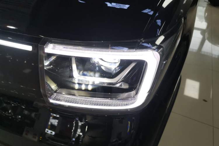 Used Wuling Hongguang MINIEV 2022 GAMEBOY 200km Gaming Edition with Lithium Iron Phosphate Left Front Headlight