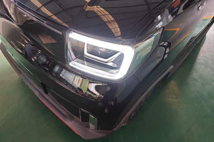Used Wuling Hongguang MINIEV 2022 GAMEBOY 200km Gaming Edition with Lithium Iron Phosphate Left Front Headlight