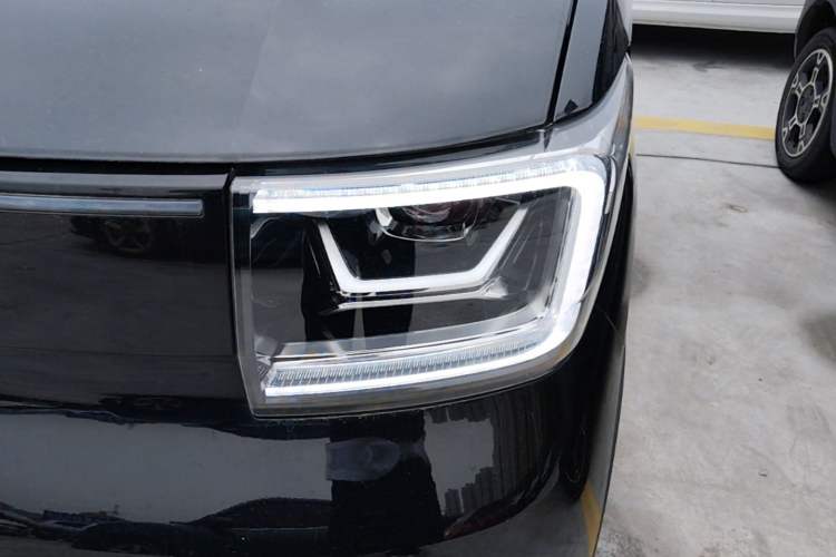 Used Wuling Hongguang MINIEV 2022 GAMEBOY 200km Gaming Edition with Lithium Iron Phosphate Left Front Headlight