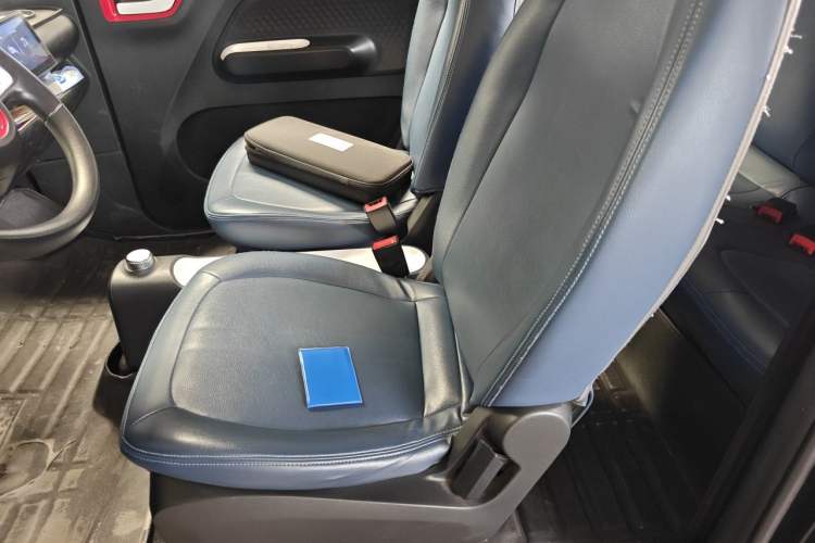 Used Wuling Hongguang MINIEV 2022 GAMEBOY 200km Play Edition with Lithium Iron Phosphate Left Front Seat