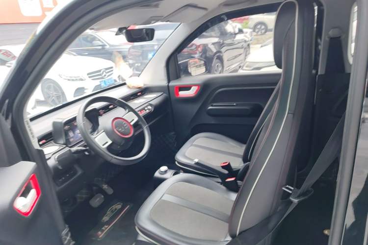 Used Wuling Hongguang MINIEV 2022 GAMEBOY 200km Play Edition with Lithium Iron Phosphate Left Front Seat