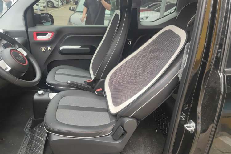 Used Wuling Hongguang MINIEV 2022 GAMEBOY 200km Gaming Edition with Lithium Iron Phosphate Left Front Seat