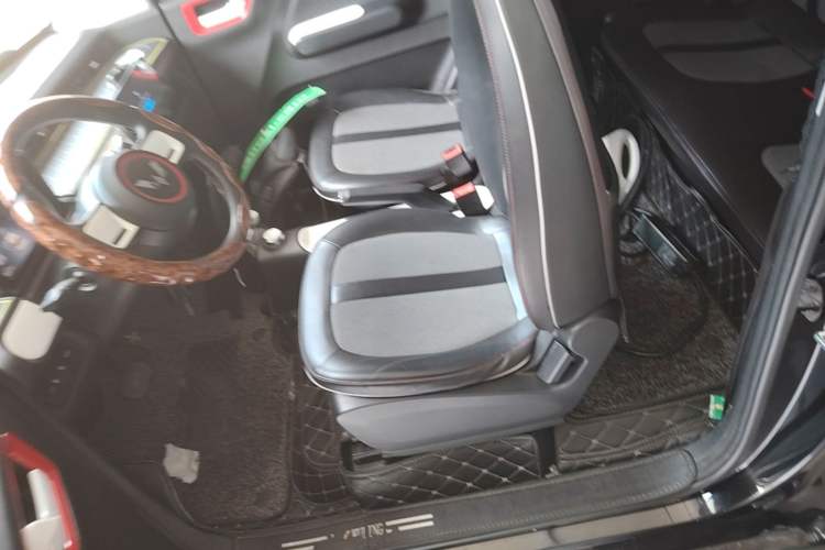 Used Wuling Hongguang MINIEV 2022 GAMEBOY 300km Enthusiast Model with Lithium Iron Phosphate Left Front Seat