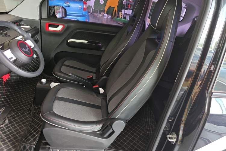 Used Wuling Hongguang MINIEV 2022 GAMEBOY 300km Enthusiast Model with Lithium Iron Phosphate Left Front Seat