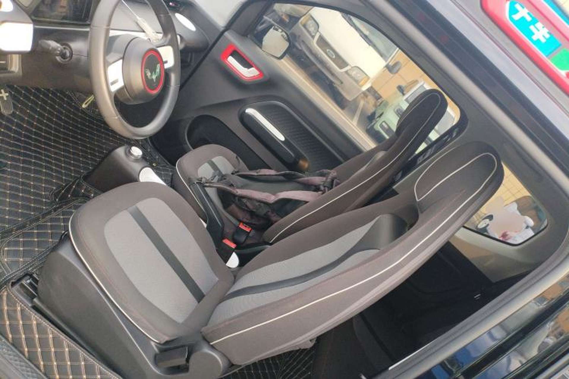 Used Wuling Hongguang MINIEV 2022 GAMEBOY 200km Play Edition with Lithium Iron Phosphate Left Front Seat