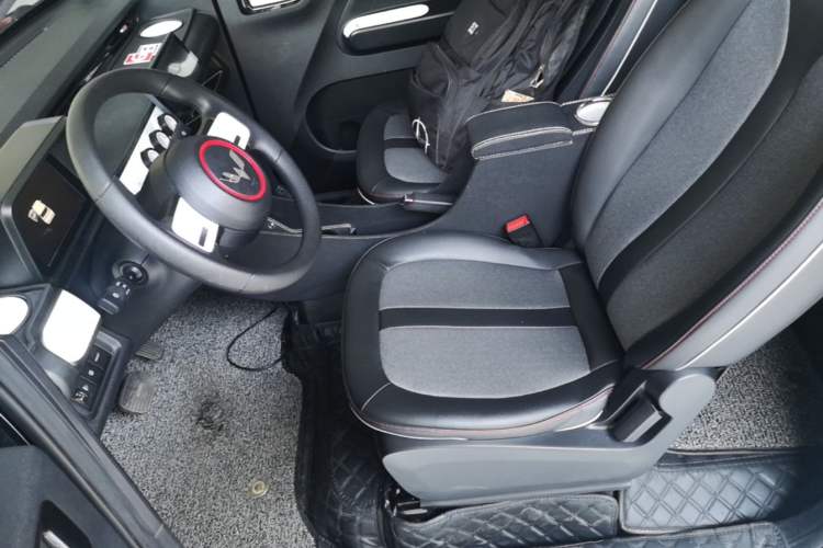Used Wuling Hongguang MINIEV 2022 GAMEBOY 300km Enthusiast Model with Lithium Iron Phosphate Left Front Seat