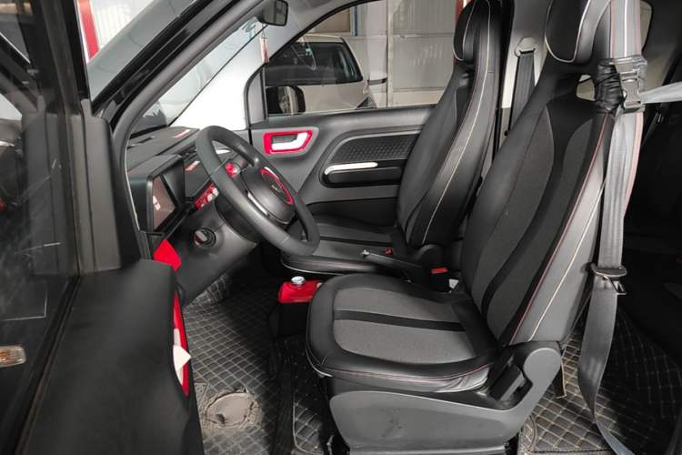 Used Wuling Hongguang MINIEV 2022 GAMEBOY 200km Gaming Edition with Lithium Iron Phosphate Left Front Seat