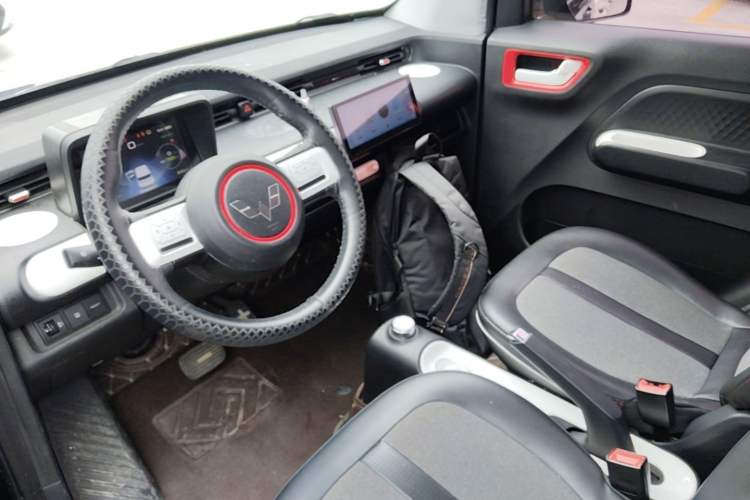 Used Wuling Hongguang MINIEV 2022 GAMEBOY 200km Gaming Edition with Lithium Iron Phosphate Left Front Seat