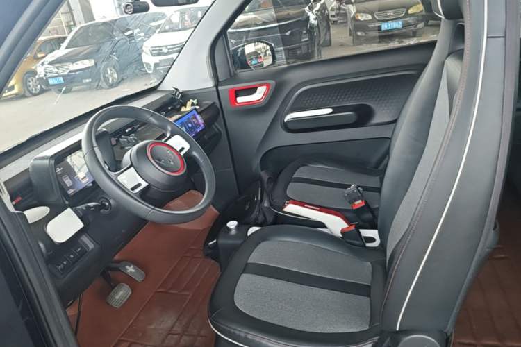 Used Wuling Hongguang MINIEV 2022 GAMEBOY 200km Gaming Edition with Lithium Iron Phosphate Left Front Seat