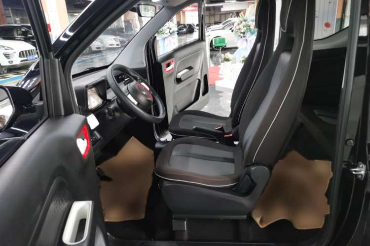 Used Wuling Hongguang MINIEV 2022 GAMEBOY 200km Play Edition with Lithium Iron Phosphate Left Front Seat