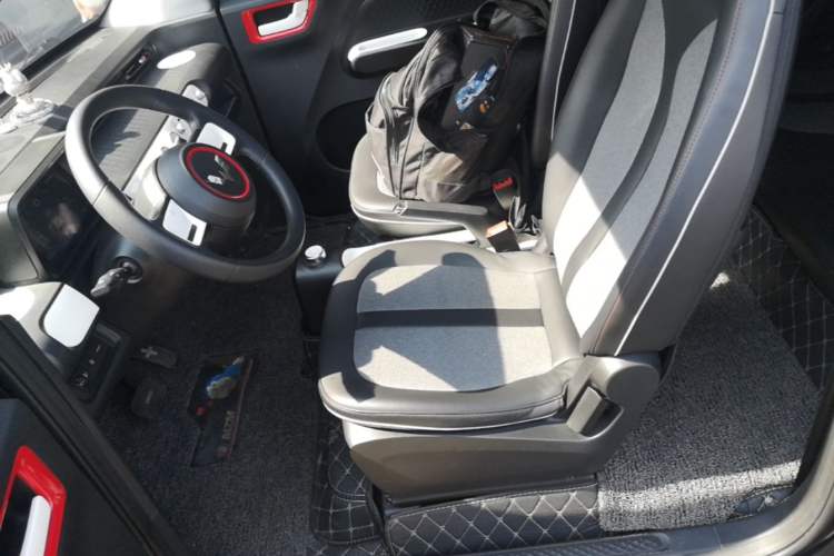Used Wuling Hongguang MINIEV 2022 GAMEBOY 300km Enthusiast Model with Lithium Iron Phosphate Left Front Seat