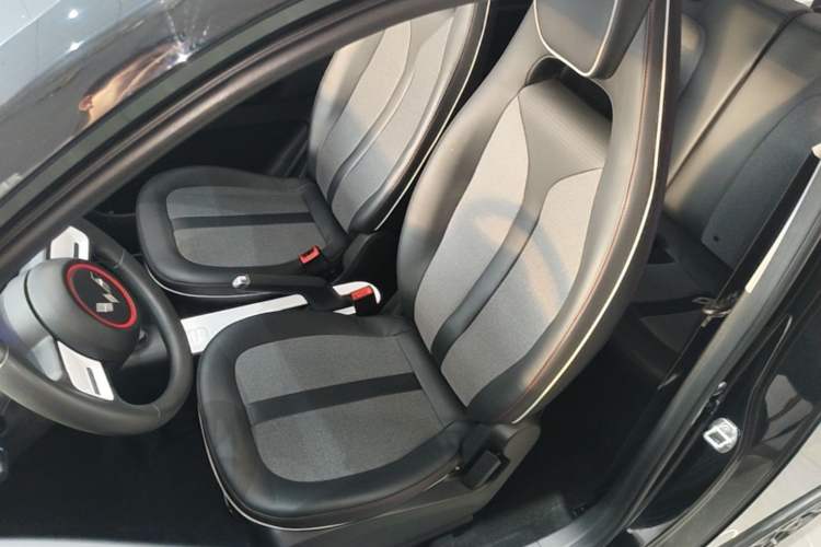 Used Wuling Hongguang MINIEV 2022 GAMEBOY 200km Gaming Edition with Lithium Iron Phosphate Left Front Seat
