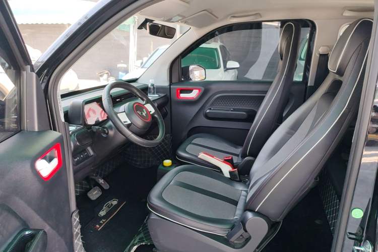 Used Wuling Hongguang MINIEV 2022 GAMEBOY 200km Play Edition with Lithium Iron Phosphate Left Front Seat