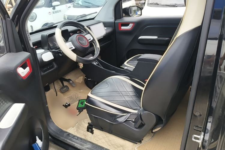 Used Wuling Hongguang MINIEV 2022 GAMEBOY 200km Play Edition with Lithium Iron Phosphate Left Front Seat