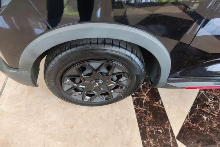 Used Wuling Hongguang MINIEV 2022 GAMEBOY 200km Gaming Edition with Lithium Iron Phosphate Left Front Wheel Hub
