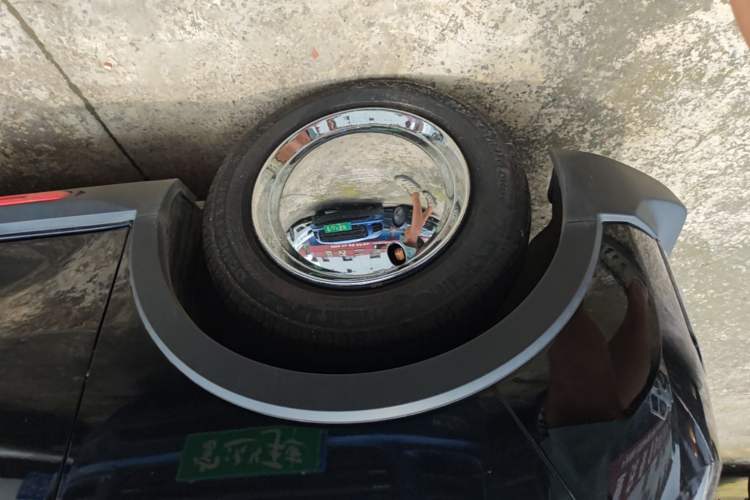 Used Wuling Hongguang MINIEV 2022 GAMEBOY 300km Play Edition Lithium Iron Phosphate Left Front Wheel Hub