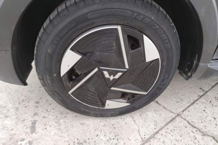 Used Wuling Hongguang MINIEV 2022 GAMEBOY 300km Enthusiast Model with Lithium Iron Phosphate Left Front Wheel Hub
