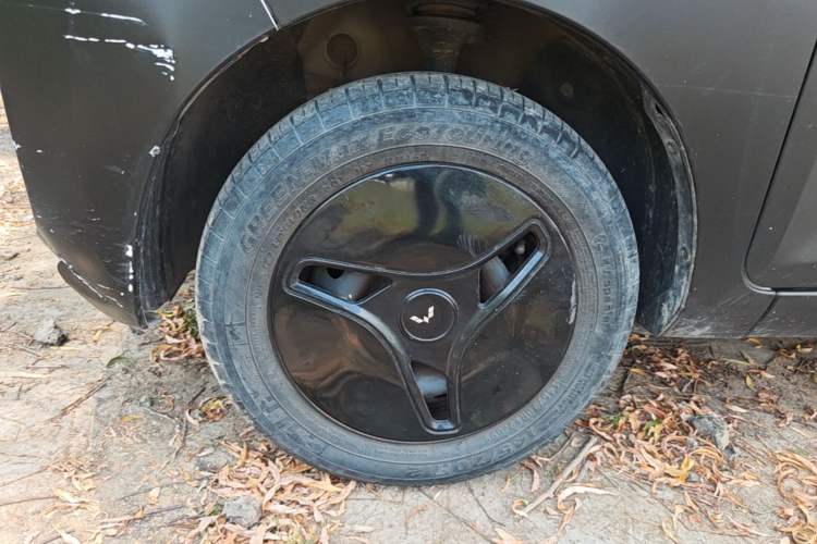 Used Wuling Hongguang MINIEV 2022 Enjoy Edition Lithium Iron Phosphate Left Front Wheel Hub