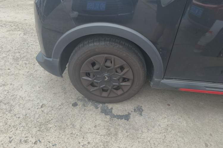 Used Wuling Hongguang MINIEV 2022 GAMEBOY 200km Gaming Edition with Lithium Iron Phosphate Left Front Wheel Hub