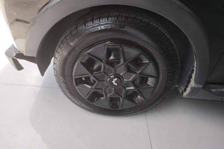 Used Wuling Hongguang MINIEV 2022 GAMEBOY 300km Enthusiast Model with Lithium Iron Phosphate Left Front Wheel Hub