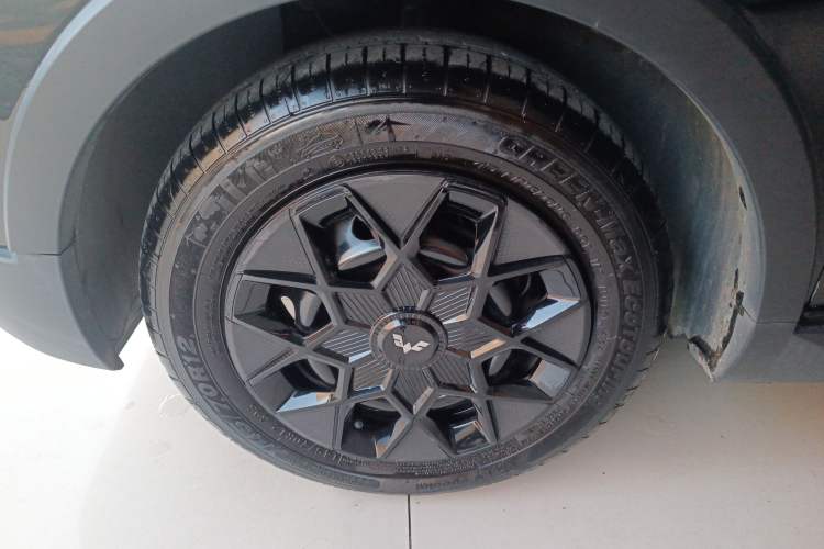 Used Wuling Hongguang MINIEV 2022 GAMEBOY 300km Play Edition Lithium Iron Phosphate Left Front Wheel Hub