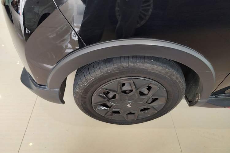 Used Wuling Hongguang MINIEV 2022 GAMEBOY 200km Gaming Edition with Lithium Iron Phosphate Left Front Wheel Hub