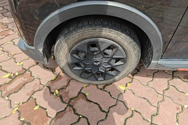 Used Wuling Hongguang MINIEV 2022 GAMEBOY 300km Enthusiast Model with Lithium Iron Phosphate Left Front Wheel Hub