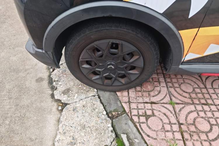 Used Wuling Hongguang MINIEV 2022 GAMEBOY 200km Play Edition with Lithium Iron Phosphate Left Front Wheel Hub