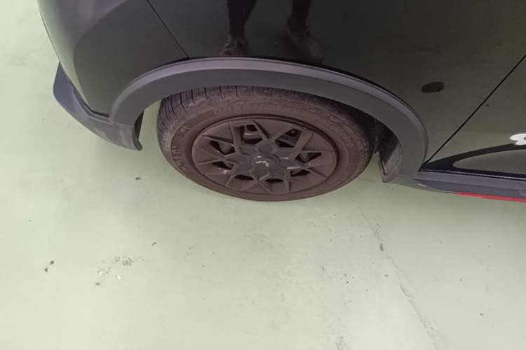 Used Wuling Hongguang MINIEV 2022 GAMEBOY 200km Gaming Edition with Lithium Iron Phosphate Left Front Wheel Hub