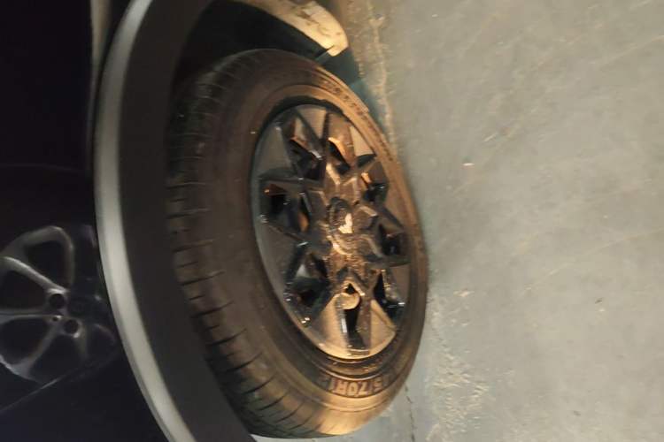 Used Wuling Hongguang MINIEV 2022 GAMEBOY 200km Gaming Edition with Lithium Iron Phosphate Left Front Wheel Hub