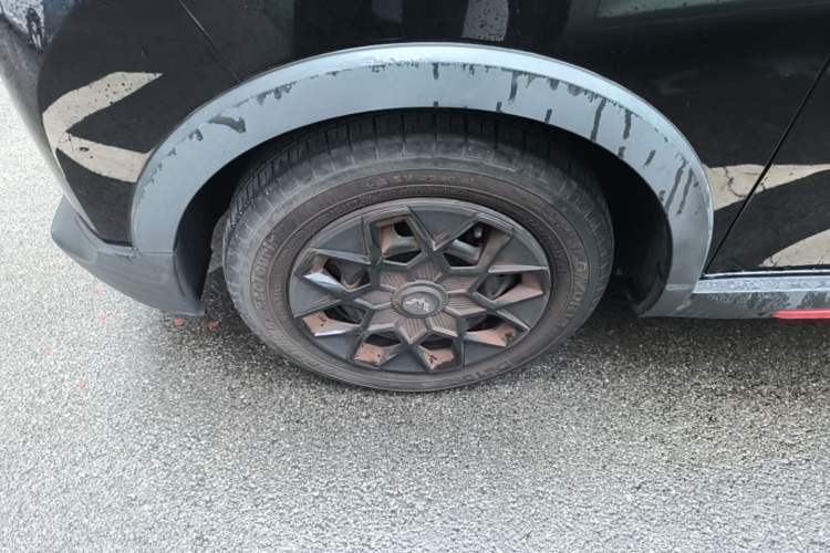 Used Wuling Hongguang MINIEV 2022 GAMEBOY 200km Gaming Edition with Lithium Iron Phosphate Left Front Wheel Hub