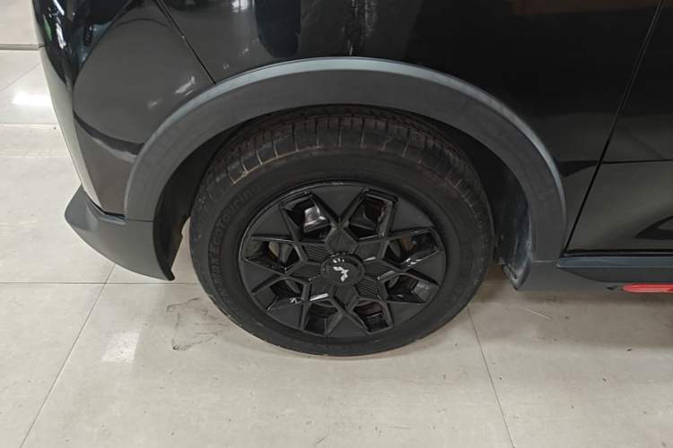 Used Wuling Hongguang MINIEV 2022 GAMEBOY 200km Gaming Edition with Lithium Iron Phosphate Left Front Wheel Hub