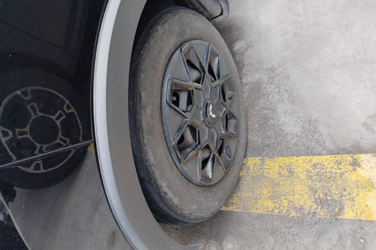 Used Wuling Hongguang MINIEV 2022 GAMEBOY 200km Gaming Edition with Lithium Iron Phosphate Left Front Wheel Hub