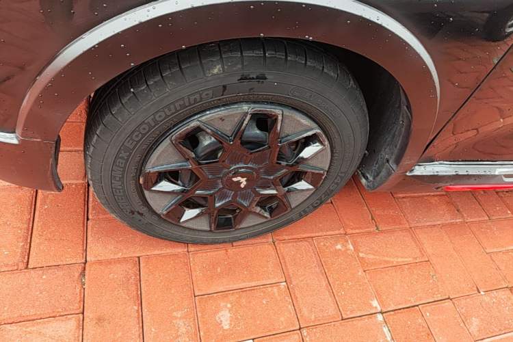 Used Wuling Hongguang MINIEV 2022 GAMEBOY 200km Gaming Edition with Lithium Iron Phosphate Left Front Wheel Hub