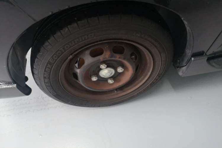 Used Wuling Hongguang MINIEV 2022 Macaron Premium Model – Lithium Iron Phosphate Left Front Wheel Hub
