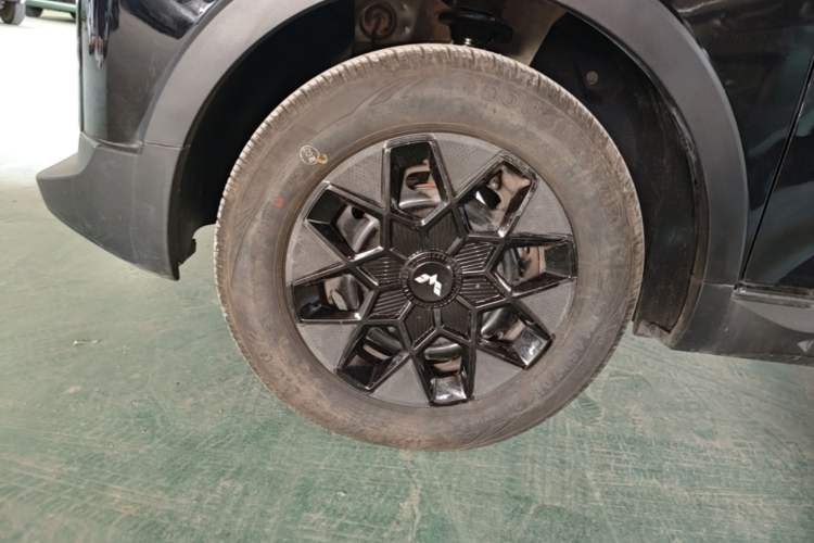 Used Wuling Hongguang MINIEV 2022 GAMEBOY 200km Gaming Edition with Lithium Iron Phosphate Left Front Wheel Hub