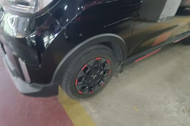 Used Wuling Hongguang MINIEV 2022 GAMEBOY 200km Gaming Edition with Lithium Iron Phosphate Left Front Wheel Hub